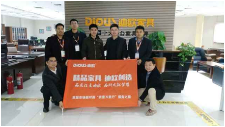 手机AV看片网站代表與香河孫總合影