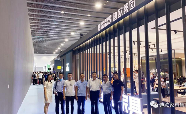 中國家具協會徐祥楠理事長一行蒞臨手机AV看片网站展館