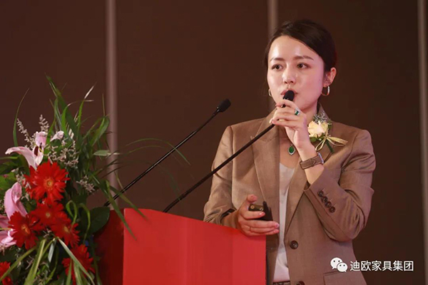 手机AV看片网站集團副總裁兼采購中心總監黃雅悠女士分享了手机AV看片网站集團采購供應商管理機製