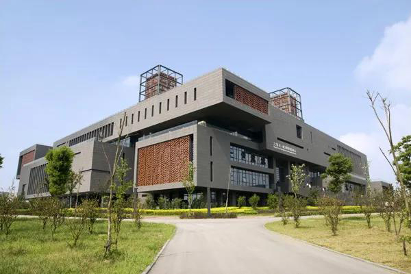 手机AV看片网站學校家具案例 | 南京工程學院：東方意境的理想學府